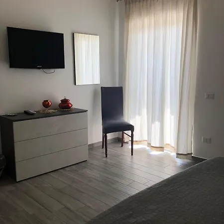 Апартаменты Sky Line Кротоне